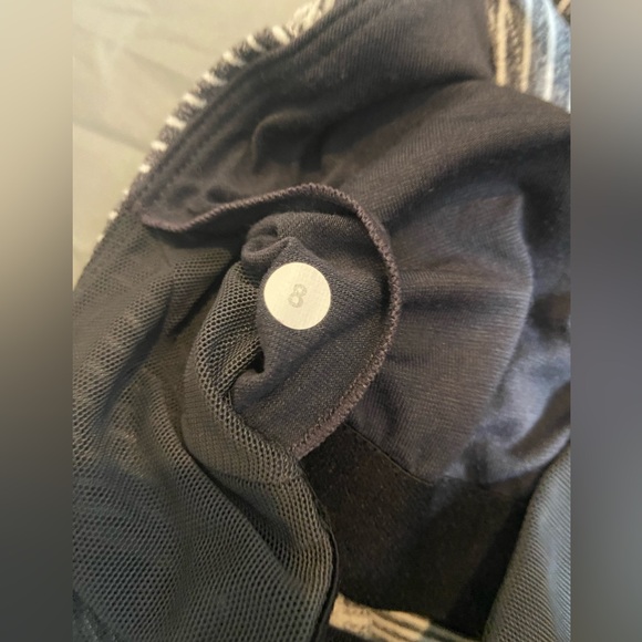 🩵Lululemon Scoop Neck (8) EUC - Picture 3 of 9